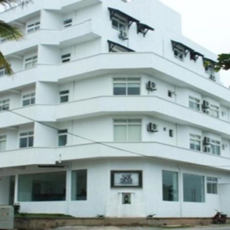 Sai Sea City Hotel Colombo Exterior photo