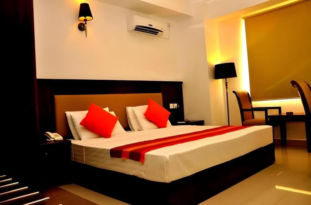 Sai Sea City Hotel Colombo Exterior photo