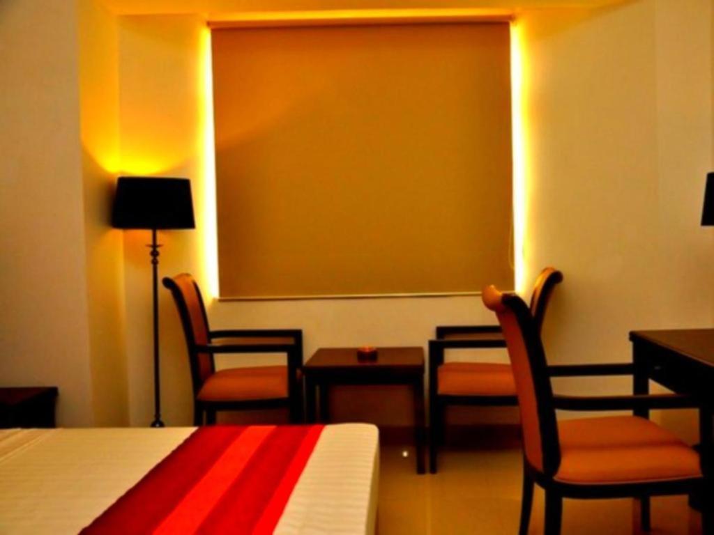 Sai Sea City Hotel Colombo Exterior photo