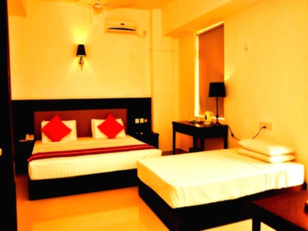 Sai Sea City Hotel Colombo Exterior photo