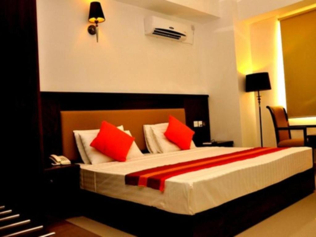 Sai Sea City Hotel Colombo Exterior photo