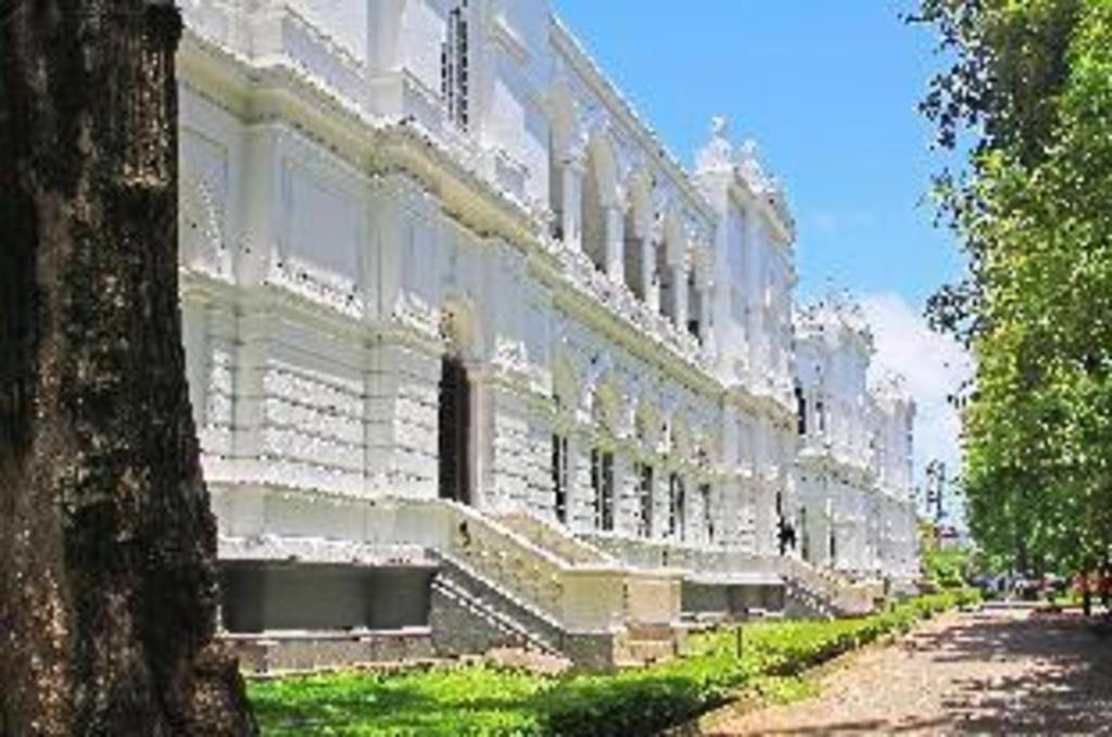 Sai Sea City Hotel Colombo Exterior photo