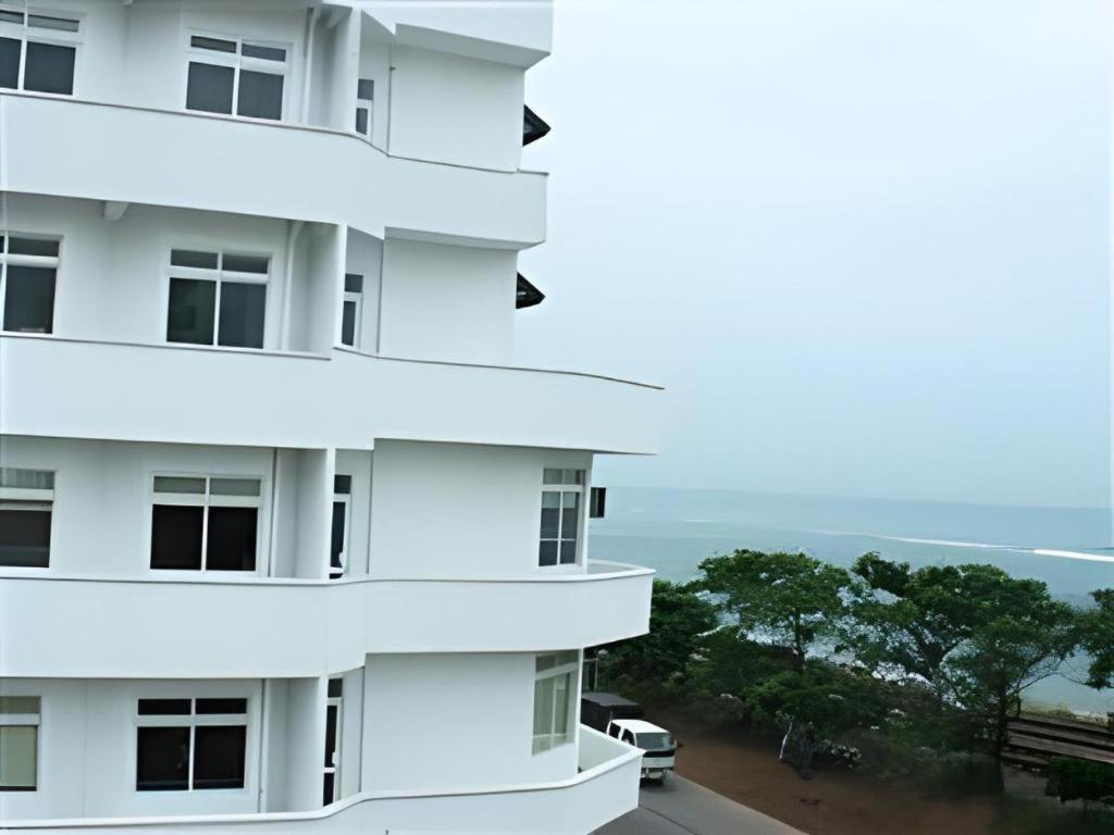 Sai Sea City Hotel Colombo Exterior photo