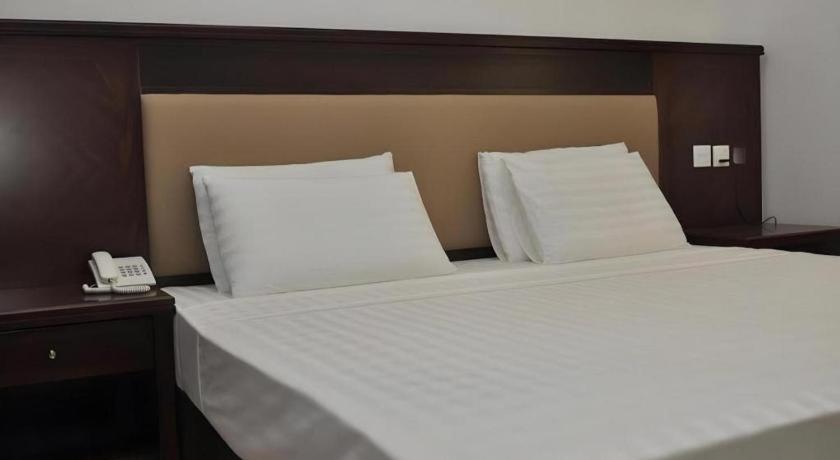 Sai Sea City Hotel Colombo Exterior photo