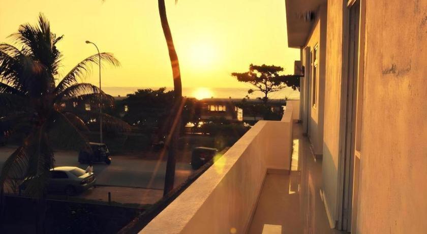 Sai Sea City Hotel Colombo Exterior photo