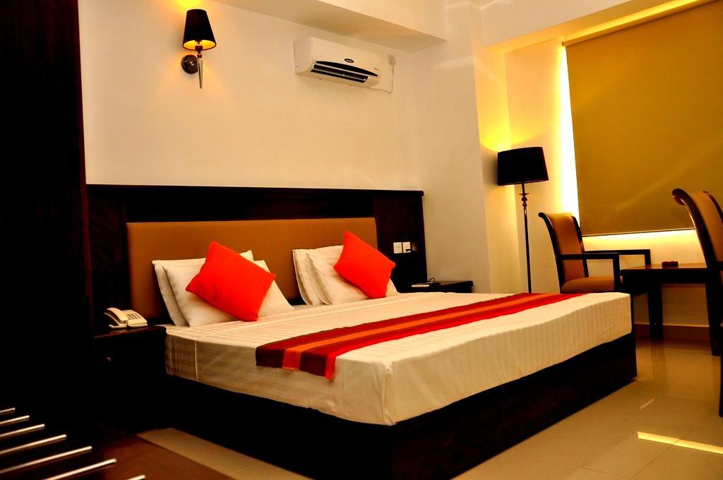 Sai Sea City Hotel Colombo Exterior photo