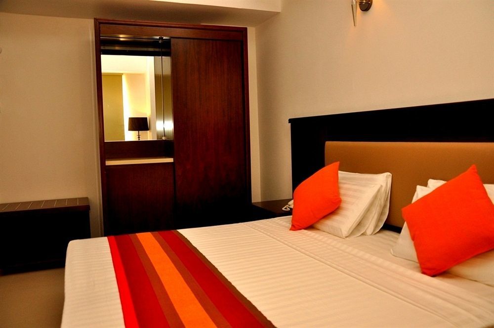 Sai Sea City Hotel Colombo Exterior photo