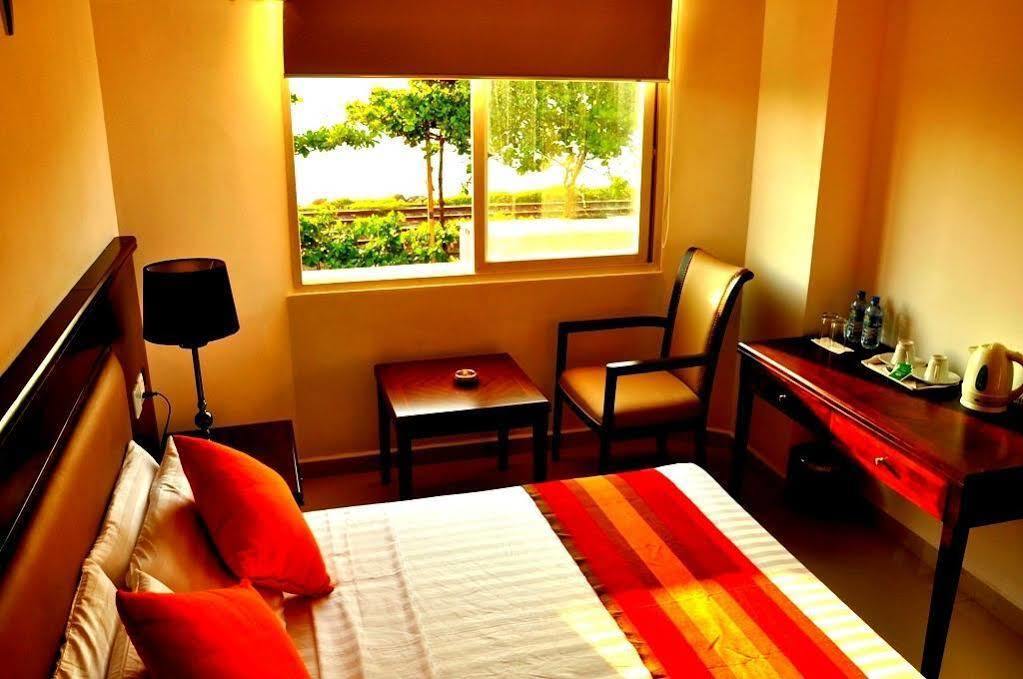 Sai Sea City Hotel Colombo Exterior photo